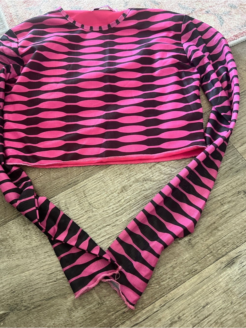 Edikted Pink and Black Striped Long-Sleeve Crop Top - Picture 5 of 8